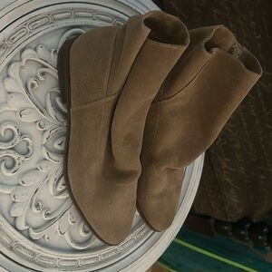 Ladies Chocolate Blu size 7.5